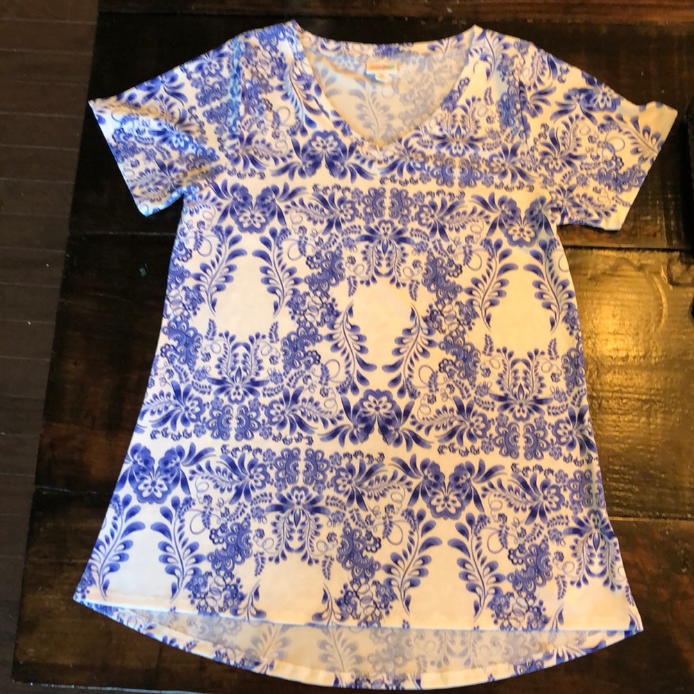 NWOT LulaRoe Christy top